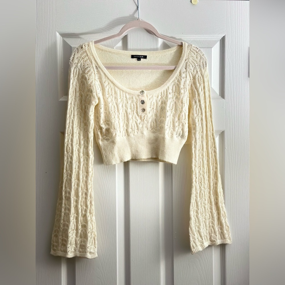 IVORY KNIT/ CROCHET LANTERN SLEEVE CROP TOP